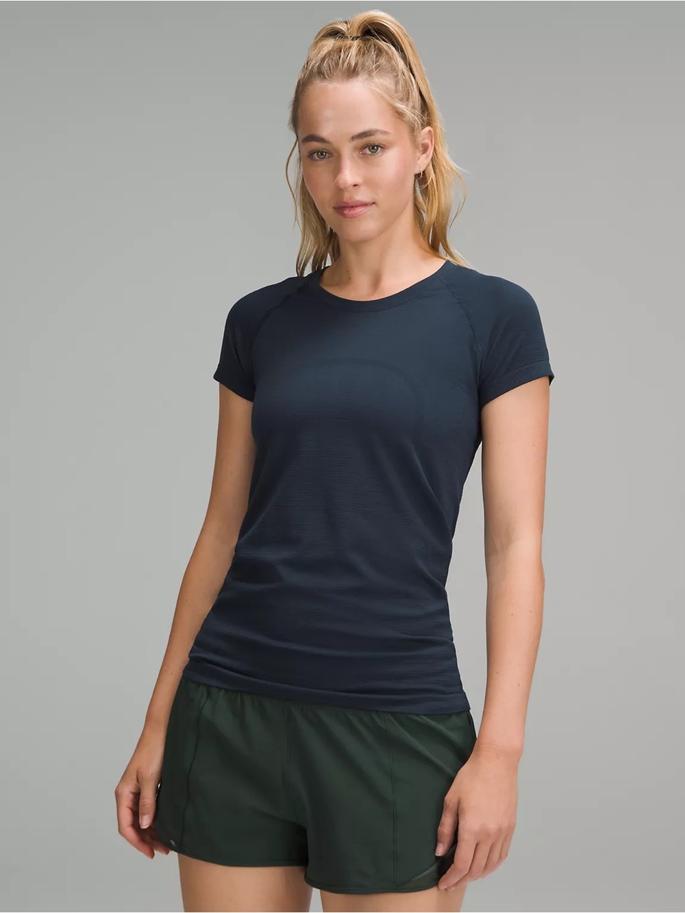 Lululemon Swiftly Tech Short-Sleeve Shirt in True Navy, Hip Length - Size 8